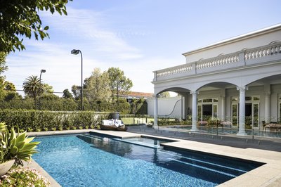 High-end Property is Weathering Economic Ups and Downs