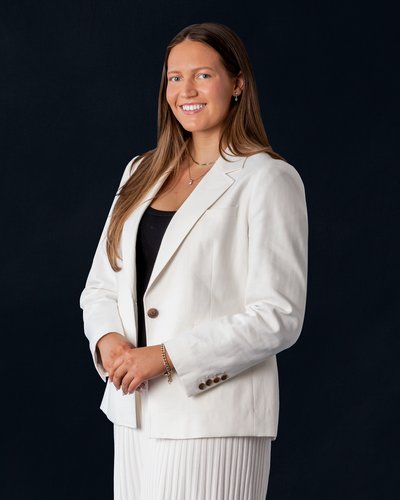 Agent Eliza Lamb from Stonnington