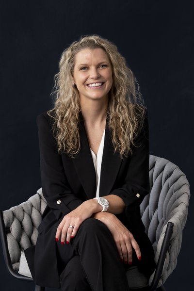 Agent Emma Schuette from Bayside
