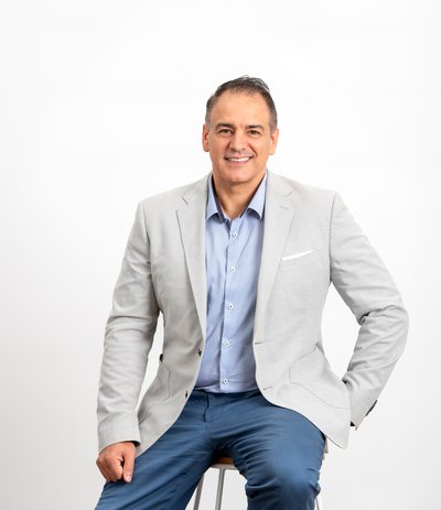 Agent Lee Botsios from Bellarine