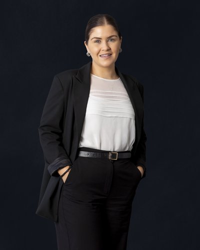 Agent Pamela Theoharakos from Manningham